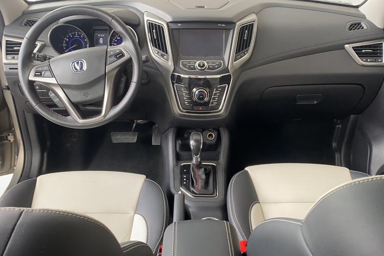 Used CHANGAN CS35 2017 1.6L Automatic Luxury Model Interior 3