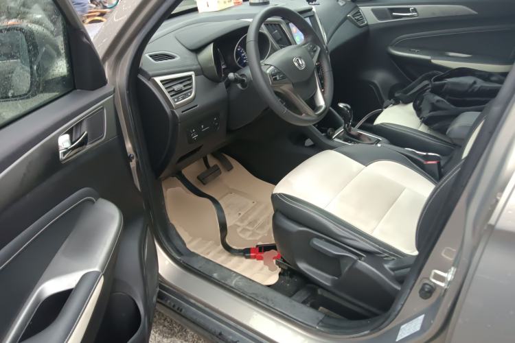 Used CHANGAN CS35 2017 1.6L Automatic Luxury Model Interior 3