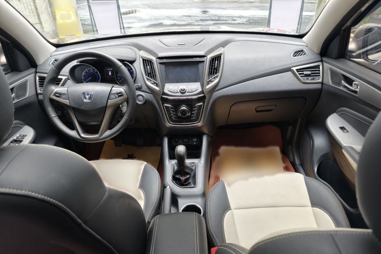 Used CHANGAN CS35 2017 1.6L Manual Luxury Model Interior 4