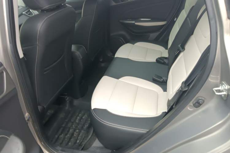 Used CHANGAN CS35 2017 1.6L Automatic Luxury Model Interior 4