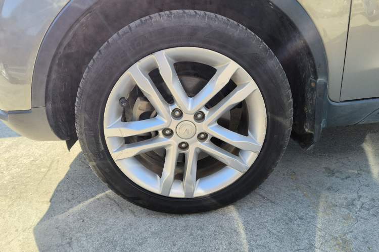 Used CHANGAN CS35 2017 1.6L Manual Luxury Model Left Front Wheel Hub