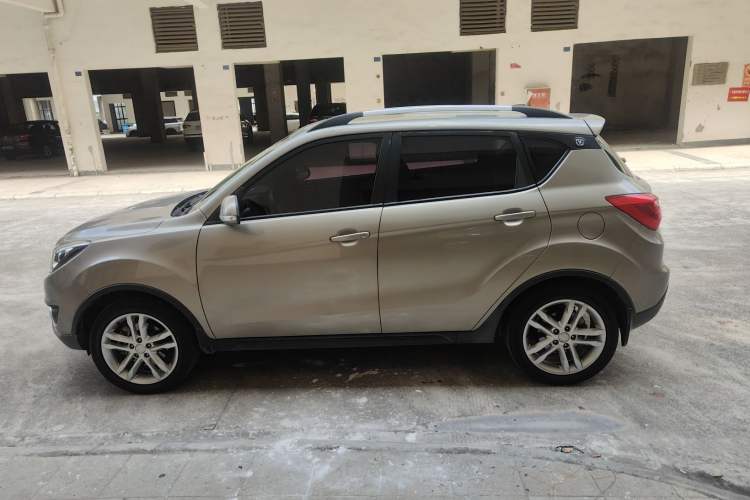 Used CHANGAN CS35 2017 1.6L Manual Luxury Model Left Side