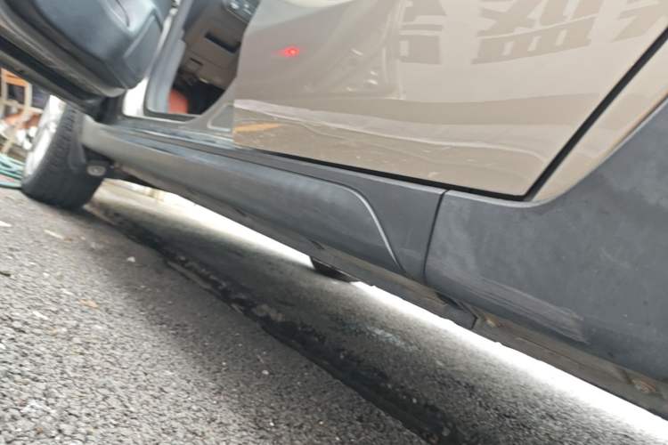 Used CHANGAN CS35 2017 1.6L Manual Luxury Model Left Side Sill
