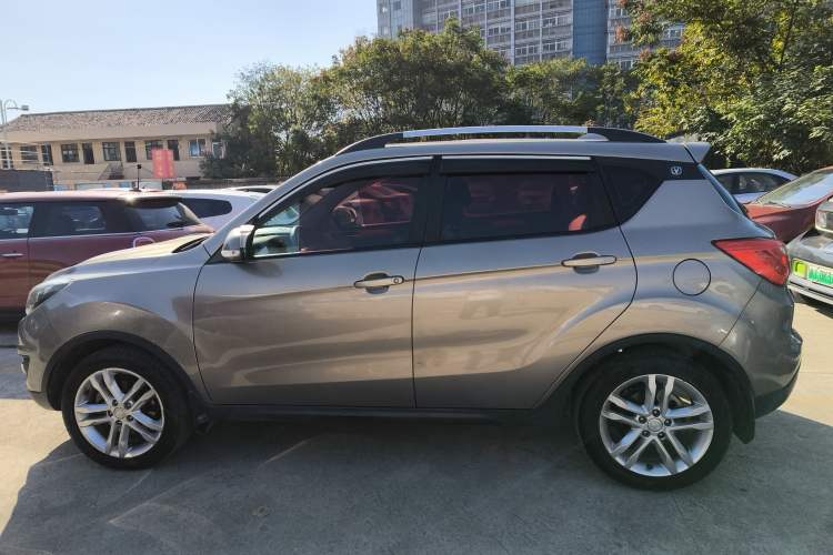 Used CHANGAN CS35 2017 1.6L Manual Luxury Model Left Side