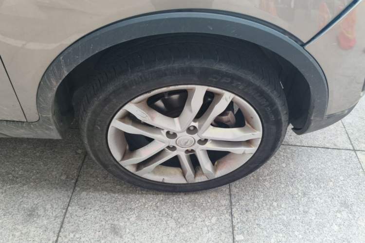 Used CHANGAN CS35 2017 1.6L Manual Luxury Model Right Front Wheel Hub