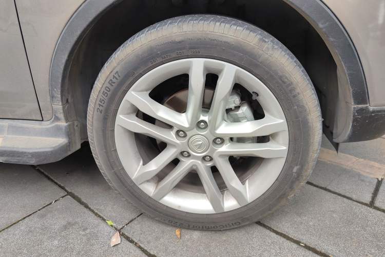 Used CHANGAN CS35 2017 1.6L Manual Luxury Model Right Front Wheel Hub