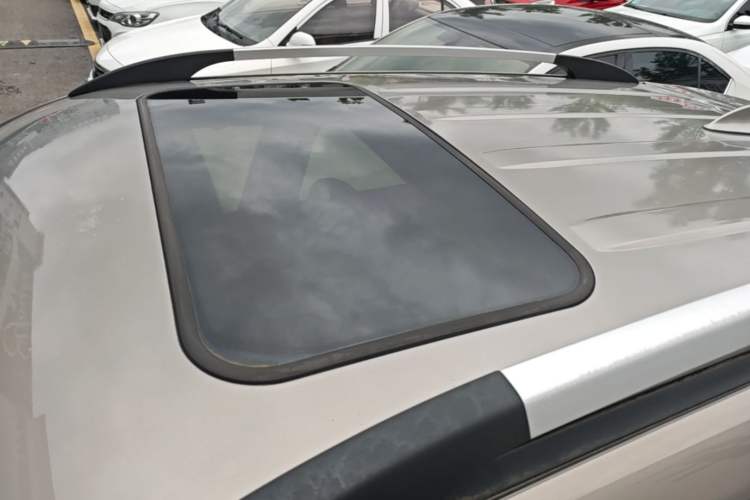 Used CHANGAN CS35 2017 1.6L Manual Luxury Model Roof