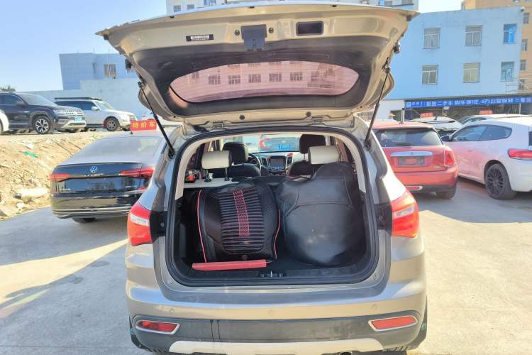 Used CHANGAN CS35 2017 1.6L Manual Luxury Model Trunk