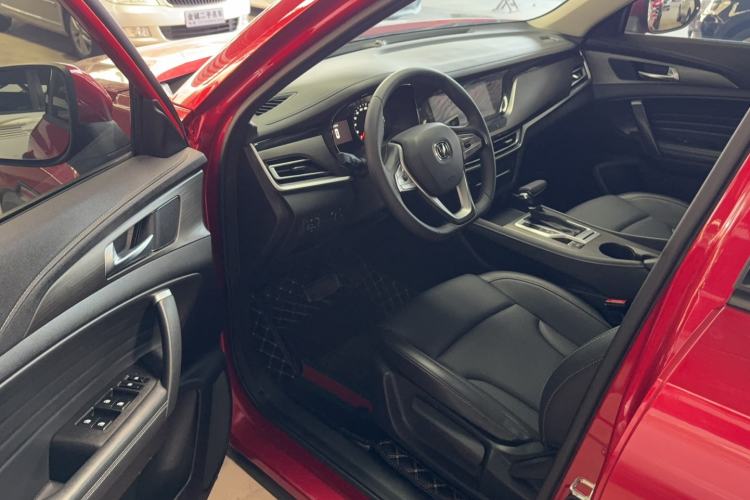 Used CHANGAN CS35PLUS 2019 1.4T DCT Chuanlian Blue Whale Edition Interior 2