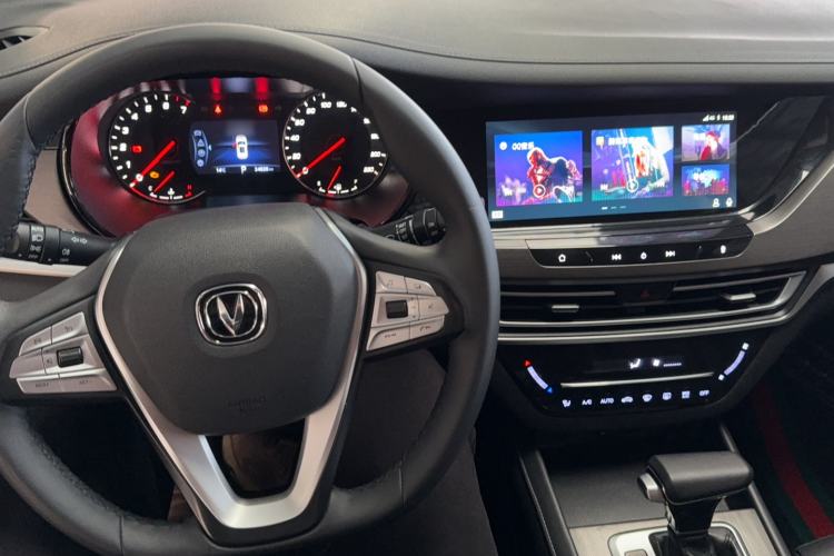 Used CHANGAN CS35PLUS 2019 1.4T DCT Chuanlian Blue Whale Edition Interior 3