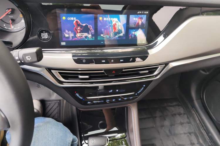 Used CHANGAN CS35PLUS 2018 1.6L Manual Cool Edition China V Standard Audio And AC Panel