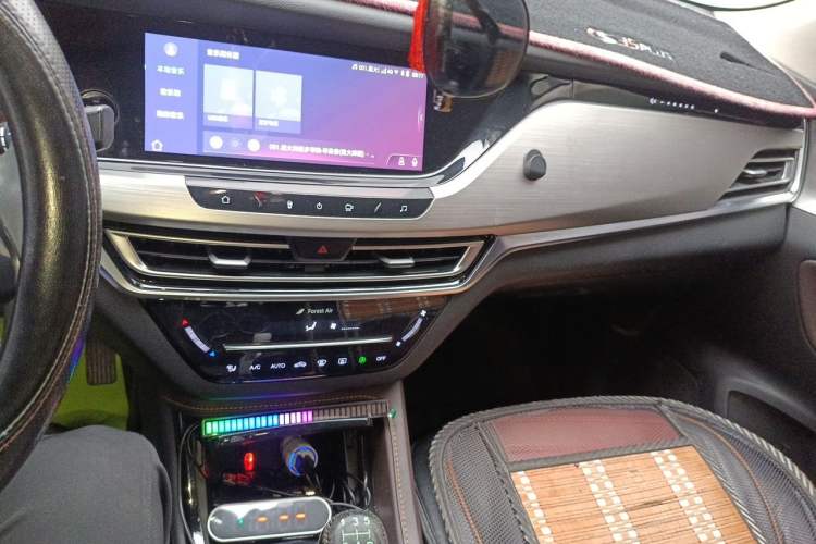 Used CHANGAN CS35PLUS 2018 1.6L Manual Smart Connect Version China V Standard Audio And AC Panel