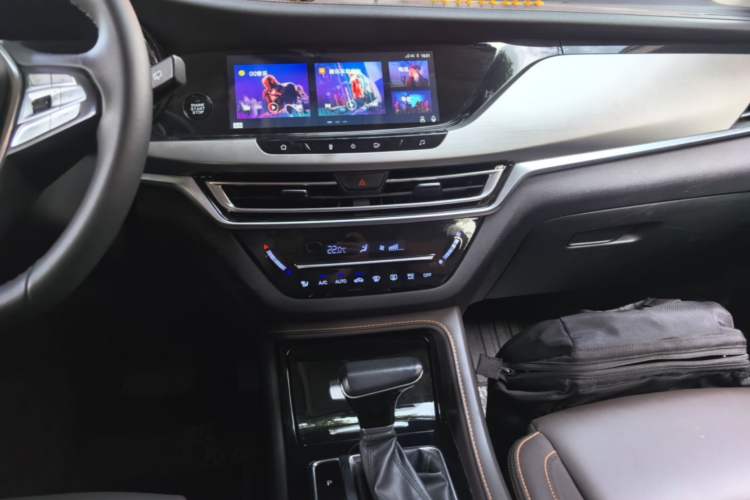 Used CHANGAN CS35PLUS 2018 1.6L Automatic Coolline Version China V Standard Audio And AC Panel