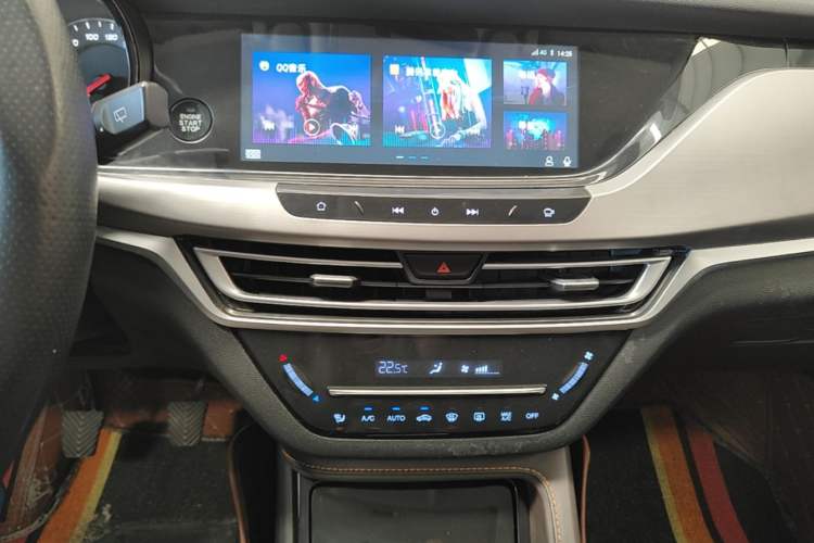 Used CHANGAN CS35PLUS 2018 1.6L Manual Cool Edition China V Standard Audio And AC Panel
