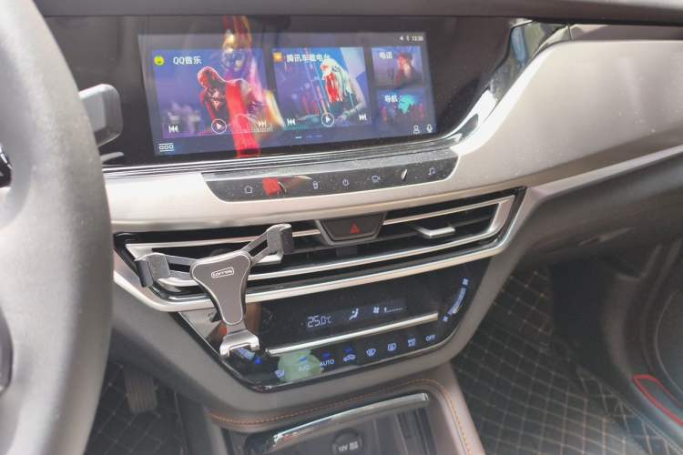 Used CHANGAN CS35PLUS 2018 1.6L Automatic Coolline Version China V Standard Audio And AC Panel