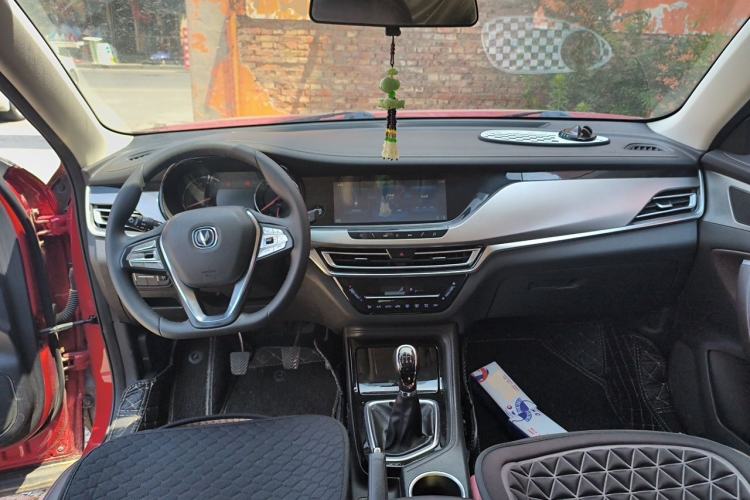 Used CHANGAN CS35PLUS 2018 1.6L Manual Changlian Edition China V Standard Center Console