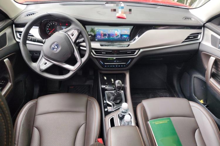 Used CHANGAN CS35PLUS 2018 1.6L Manual Cool Edition China V Standard Center Console