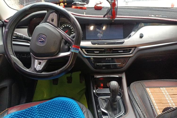 Used CHANGAN CS35PLUS 2018 1.6L Manual Smart Connect Version China V Standard Center Console