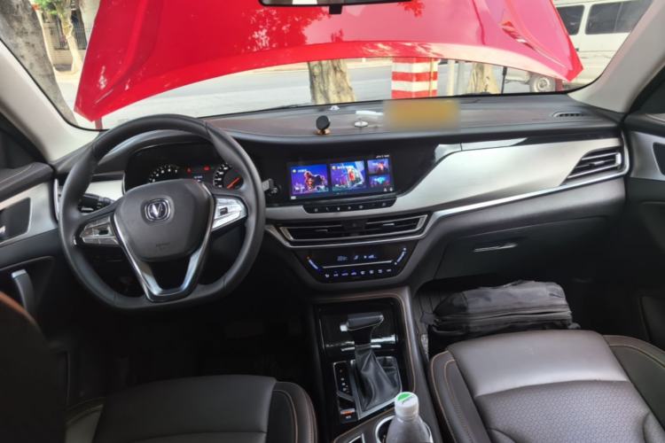 Used CHANGAN CS35PLUS 2018 1.6L Automatic Coolline Version China V Standard Center Console