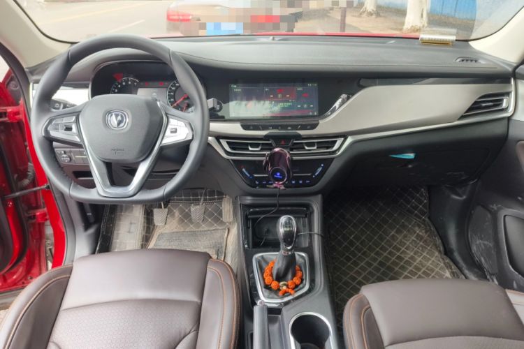 Used CHANGAN CS35PLUS 2018 1.6L Manual Changlian Edition China V Standard Center Console