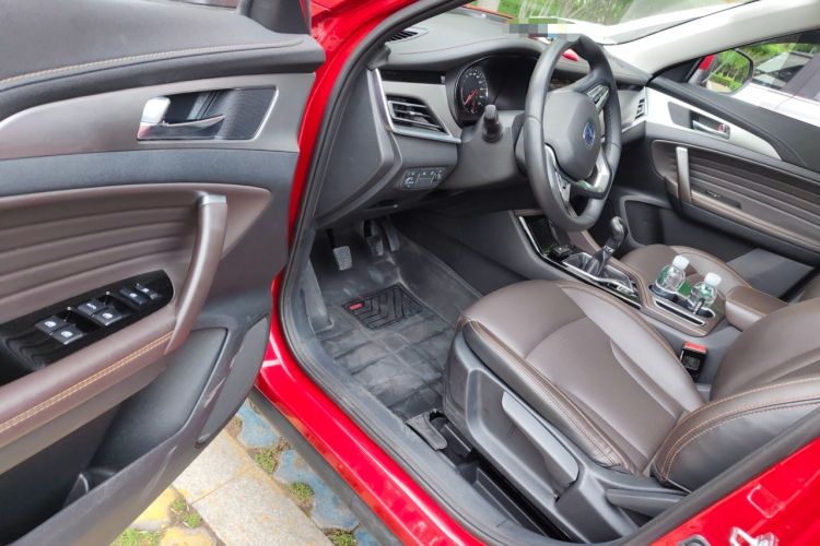 Used CHANGAN CS35PLUS 2018 1.6L Manual Cool Edition China V Standard Driver Seat