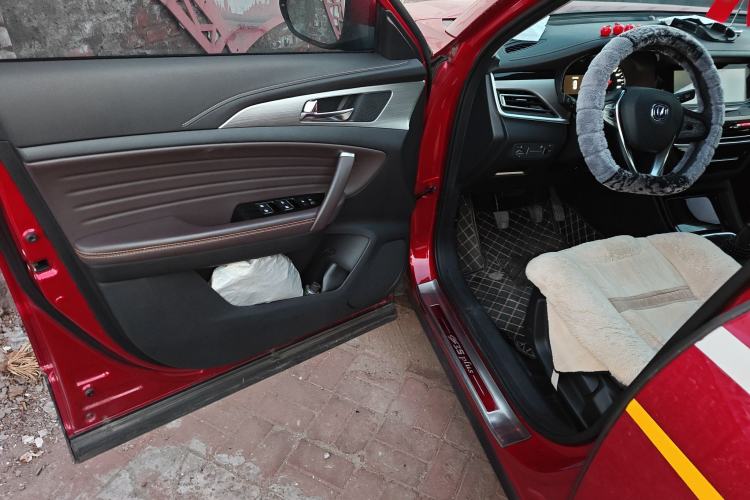Used CHANGAN CS35PLUS 2018 1.6L Manual Changlian Edition China V Standard Driver Seat