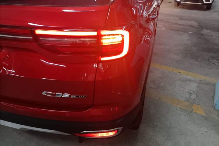 Used CHANGAN CS35PLUS 2018 1.6L Manual Smart Connect Version China V Standard Exterior 1