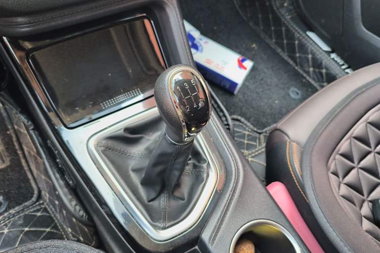 Used CHANGAN CS35PLUS 2018 1.6L Manual Changlian Edition China V Standard Gear Lever