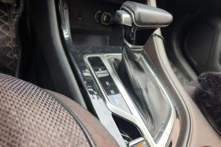 Used CHANGAN CS35PLUS 2018 1.6L Automatic Yue Lian Edition China V Standard Gear Lever