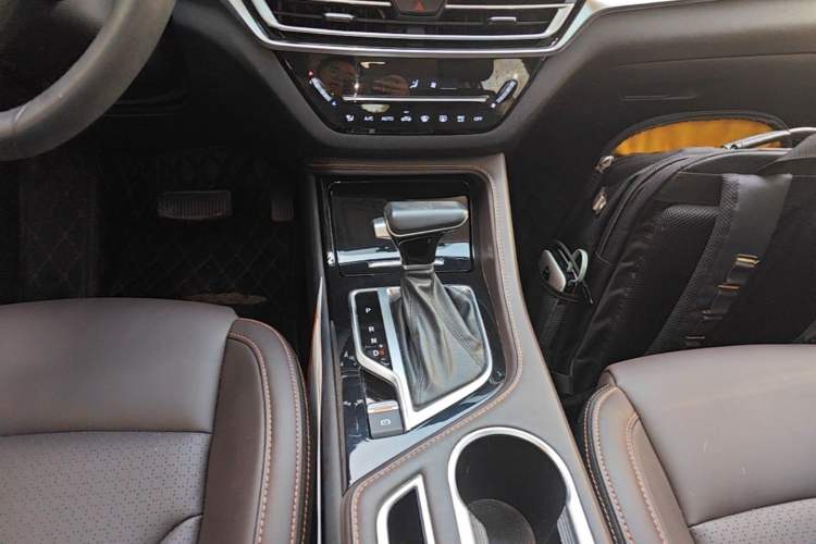 Used CHANGAN CS35PLUS 2018 1.6L Automatic Changlian Edition China V Standard Gear Lever