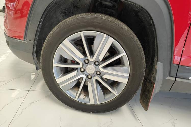 Used CHANGAN CS35PLUS 2018 1.6L Manual Cool Edition China V Standard Left Front Wheel Hub