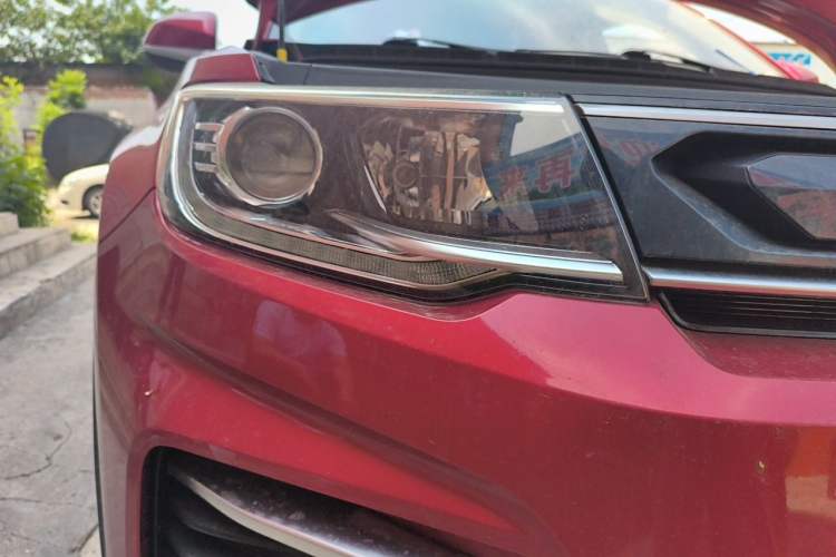 Used CHANGAN CS35PLUS 2018 1.6L Manual Changlian Edition China V Standard Right Front Headlight