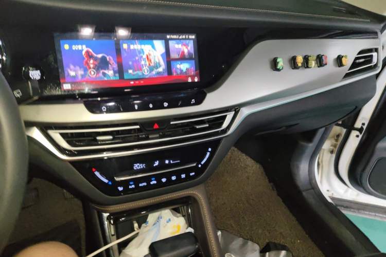 Used CHANGAN CS35PLUS 2018 1.6L Automatic Coolline Version China V Standard Audio And AC Panel