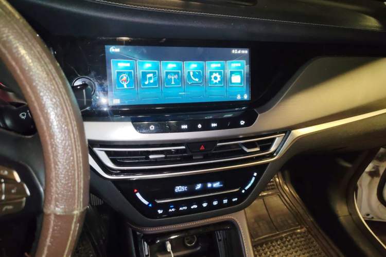 Used CHANGAN CS35PLUS 2018 1.6L Automatic Changlian Edition China V Standard Audio And AC Panel