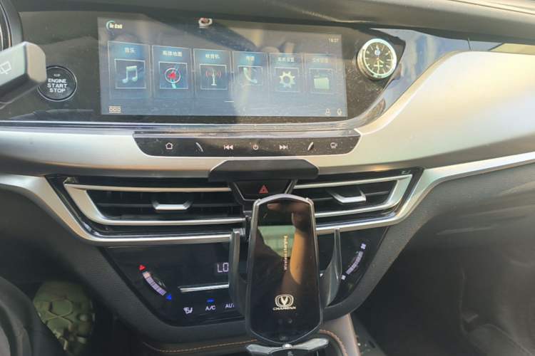 Used CHANGAN CS35PLUS 2018 1.6L Automatic Changlian Edition China V Standard Audio And AC Panel