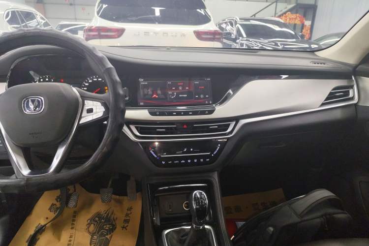 Used CHANGAN CS35PLUS 2018 1.6L Manual Changlian Edition China V Standard Audio And AC Panel