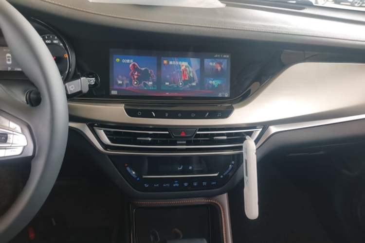 Used CHANGAN CS35PLUS 2018 1.6L Automatic Coolline Version China V Standard Audio And AC Panel