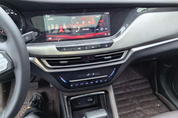 Used CHANGAN CS35PLUS 2018 1.6L Automatic Changlian Edition China V Standard Audio And AC Panel