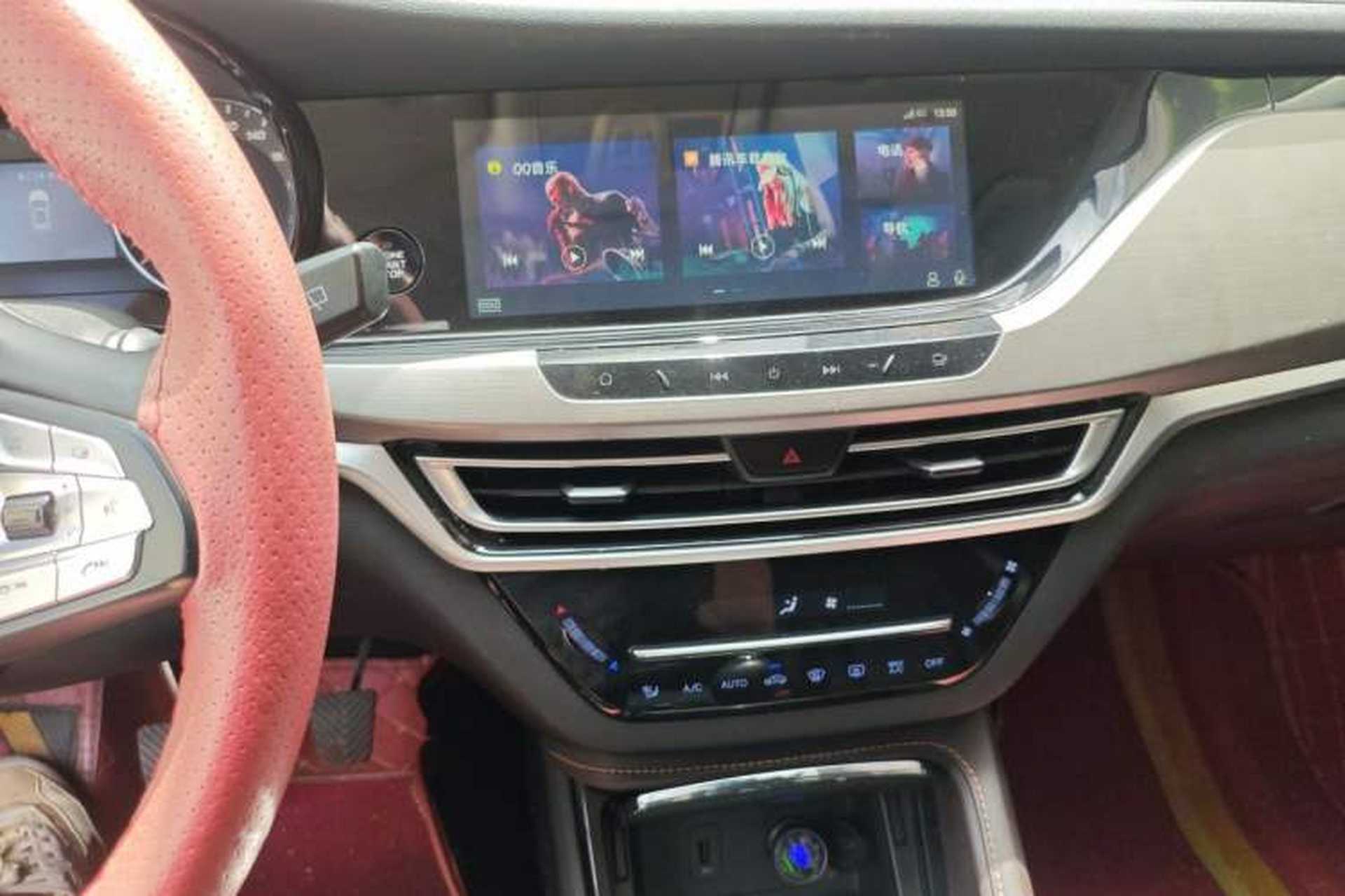 Used CHANGAN CS35PLUS 2018 1.6L Manual Cool Edition China V Standard Audio And AC Panel