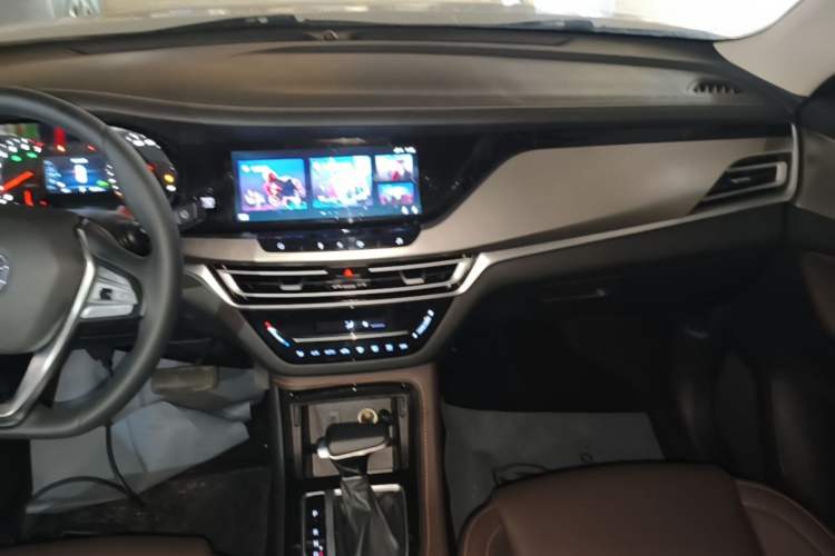 Used CHANGAN CS35PLUS 2018 1.6L Automatic Coolline Version China V Standard Audio And AC Panel
