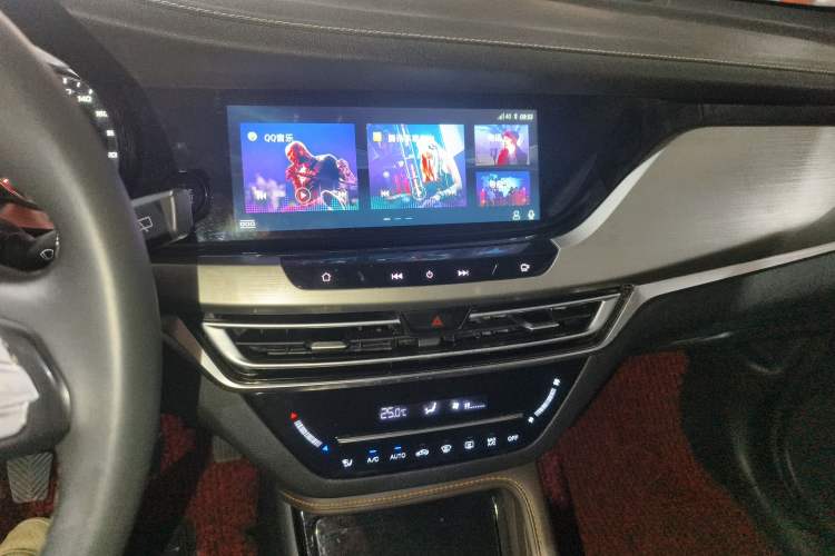 Used CHANGAN CS35PLUS 2018 1.6L Manual Cool Edition China V Standard Audio And AC Panel