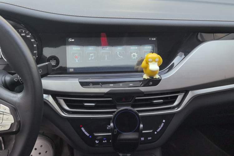 Used CHANGAN CS35PLUS 2018 1.6L Manual Changlian Edition China V Standard Audio And AC Panel