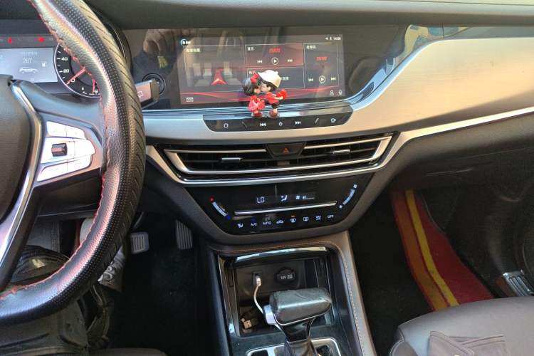 Used CHANGAN CS35PLUS 2018 1.6L Automatic Changlian Edition China V Standard Audio And AC Panel