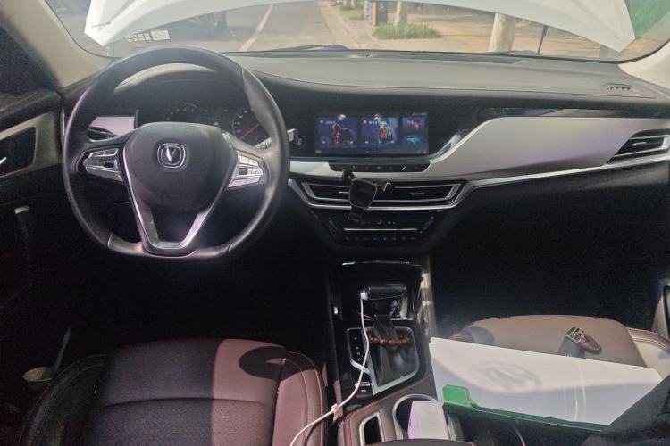 Used CHANGAN CS35PLUS 2018 1.6L Automatic Coolline Version China V Standard Center Console