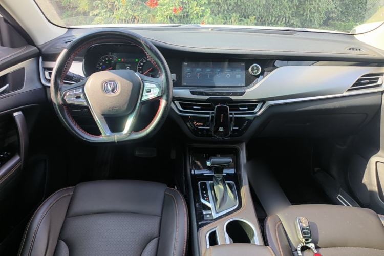 Used CHANGAN CS35PLUS 2018 1.6L Automatic Changlian Edition China V Standard Center Console