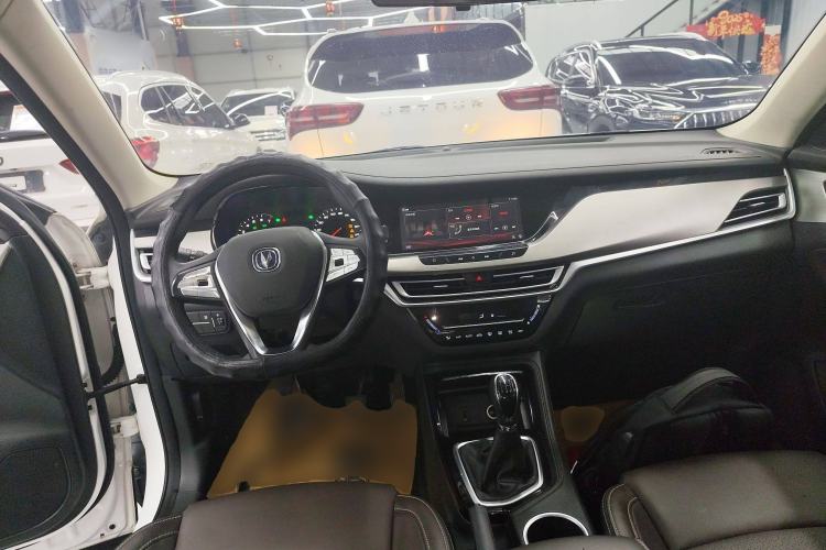 Used CHANGAN CS35PLUS 2018 1.6L Manual Changlian Edition China V Standard Center Console
