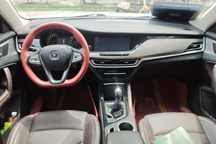 Used CHANGAN CS35PLUS 2018 1.6L Manual Cool Edition China V Standard Center Console