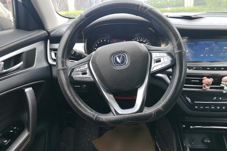 Used CHANGAN CS35PLUS 2018 1.6L Manual Changlian Edition China V Standard Center Console