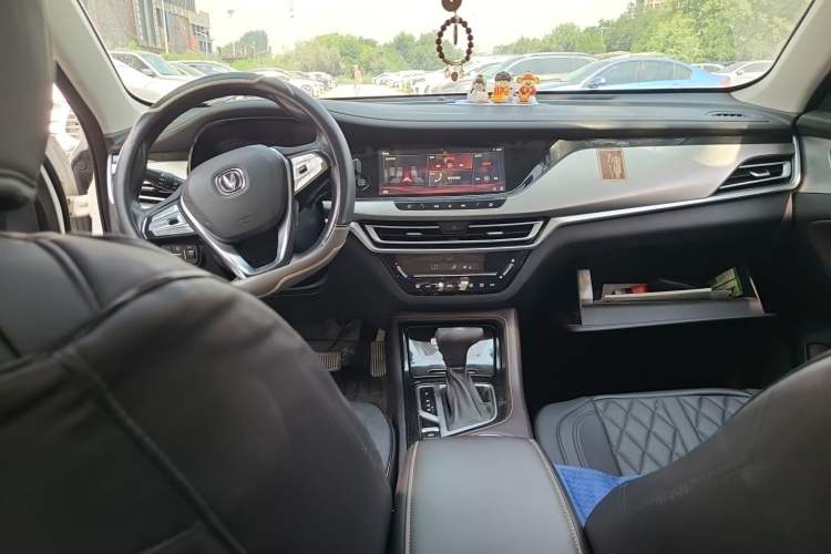 Used CHANGAN CS35PLUS 2018 1.6L Automatic Changlian Edition China V Standard Center Console