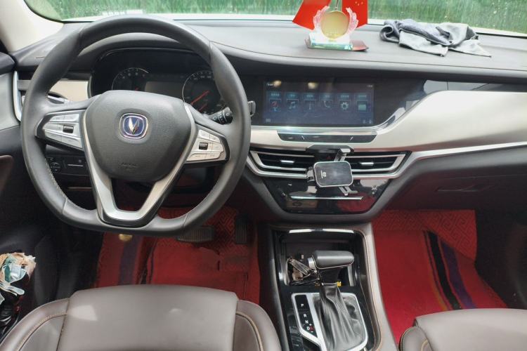 Used CHANGAN CS35PLUS 2018 1.6L Automatic Changlian Edition China V Standard Center Console